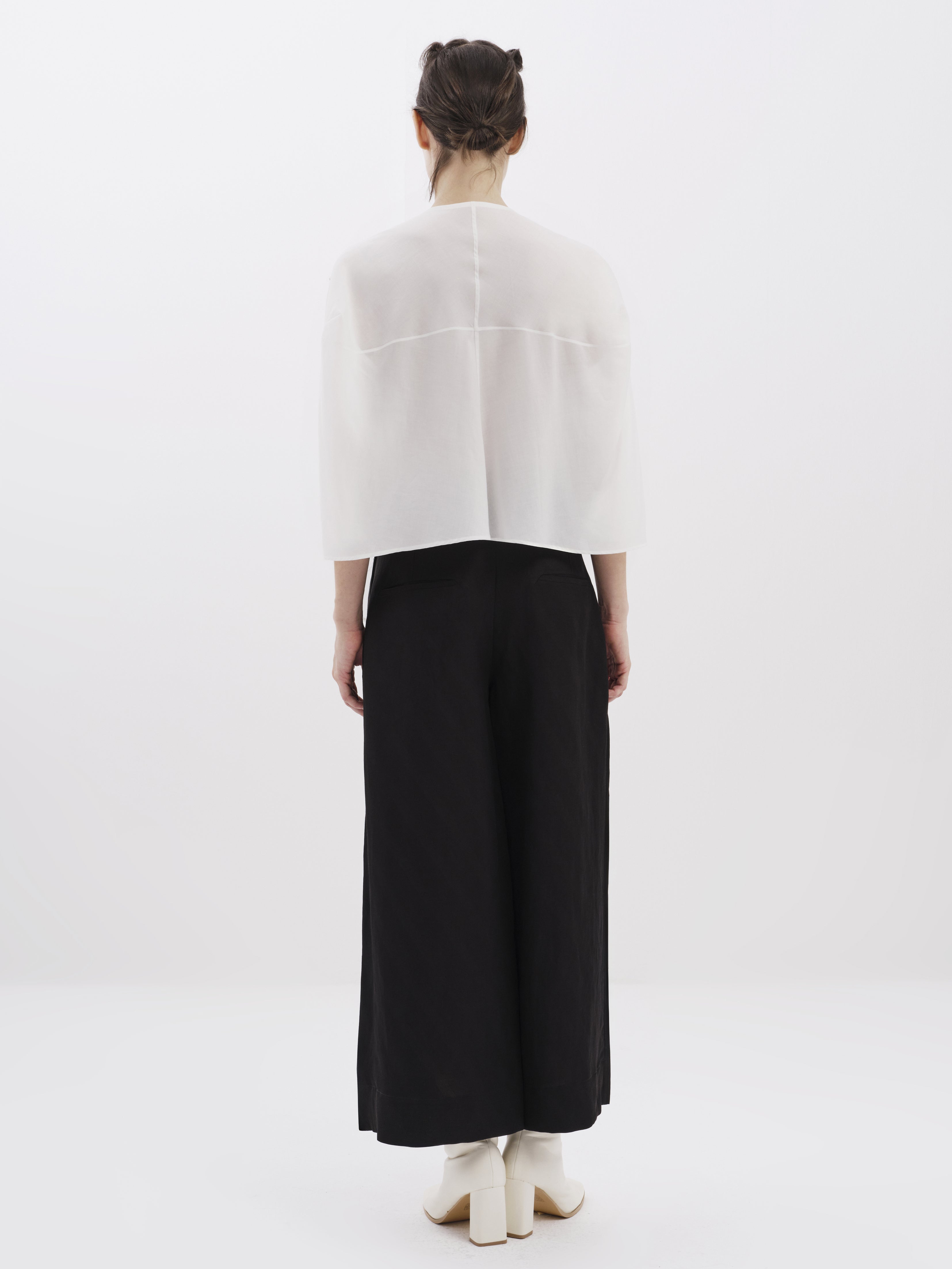 Sleeveless Cotton Top with Pearls