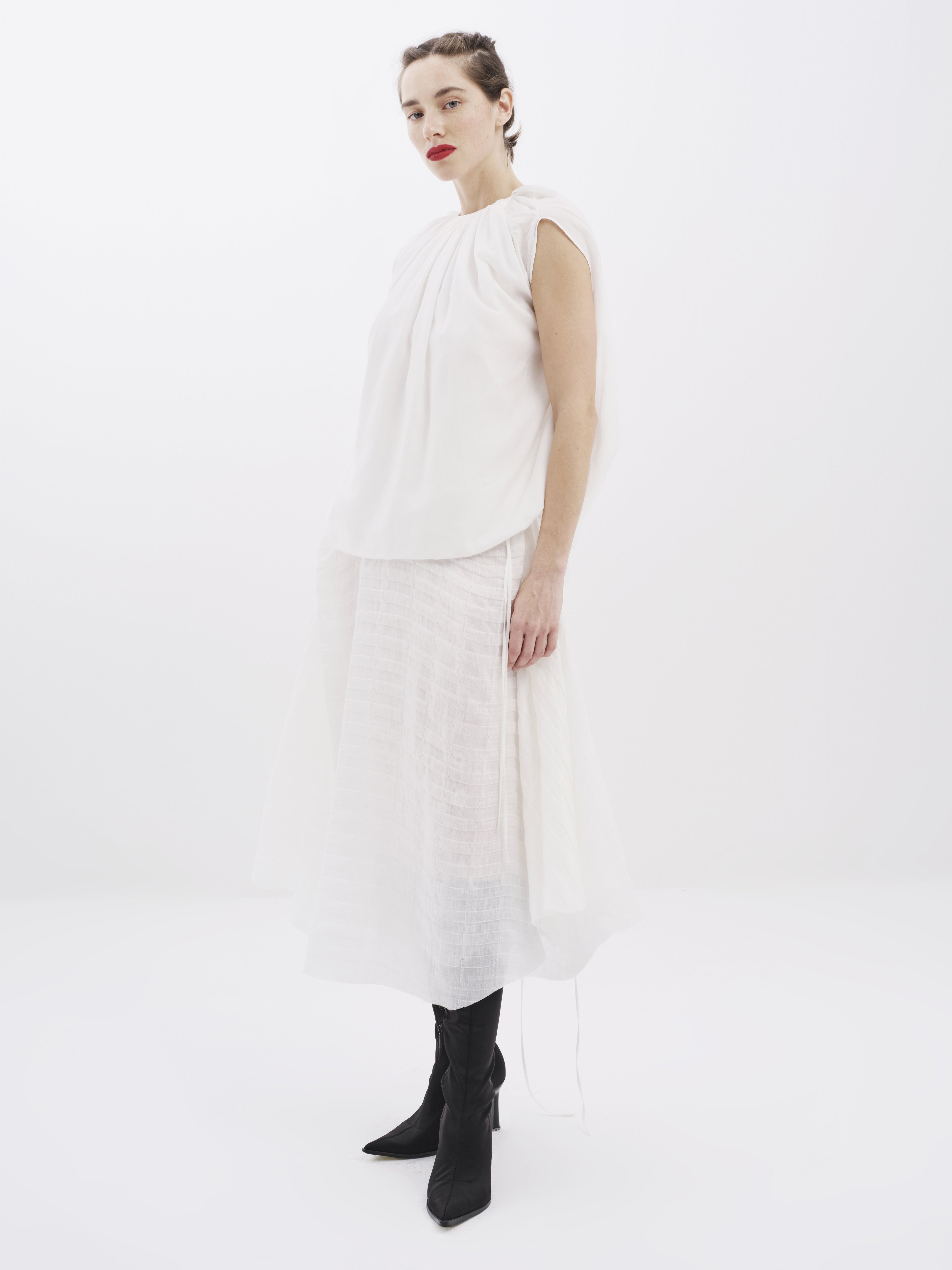 LLUM-T-0022