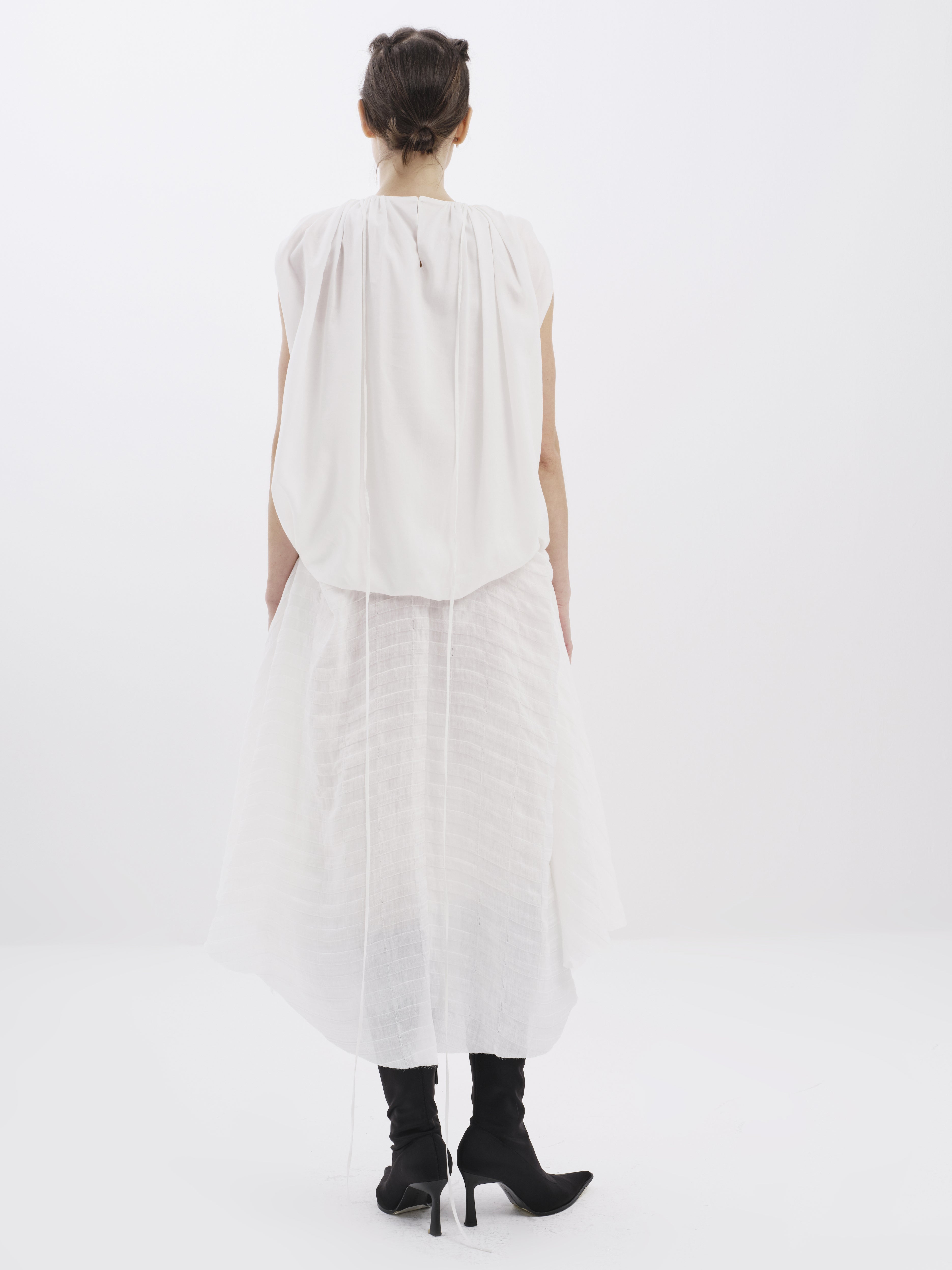 LLUM-T-0022